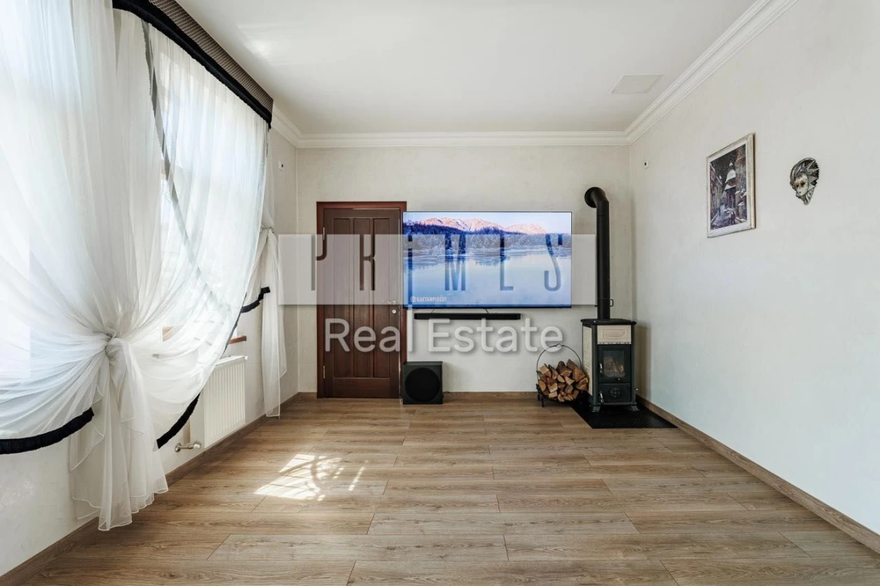 Sale: Independent Estate 5 rooms 250 sq m in the heart of the city - Street Haydamaka