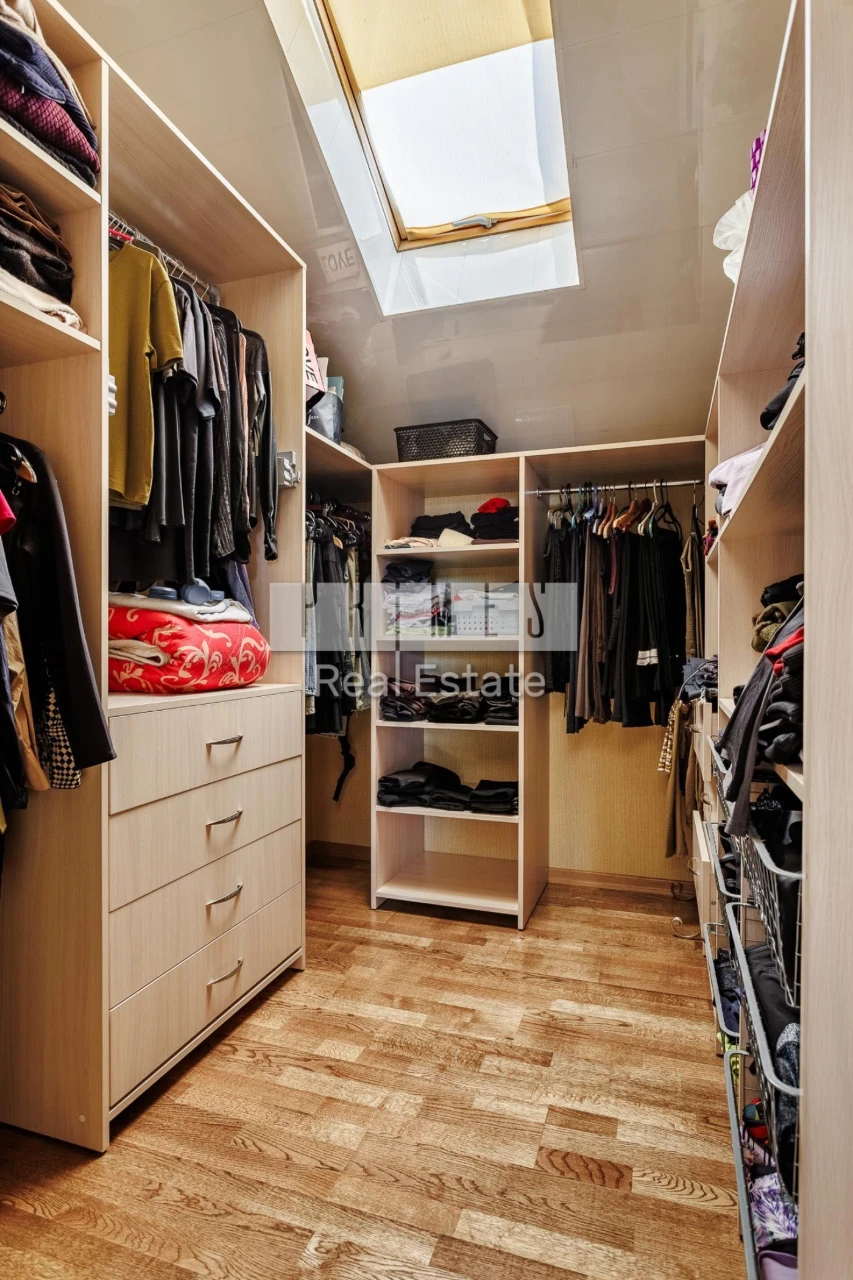 Sale: Independent Estate 5 rooms 250 sq m in the heart of the city - Street Haydamaka