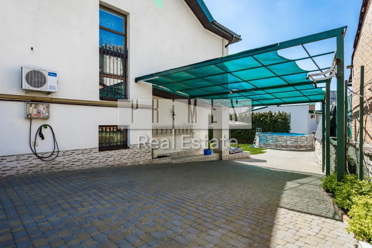 Sale: Independent Estate 5 rooms 250 sq m in the heart of the city - Street Haydamaka