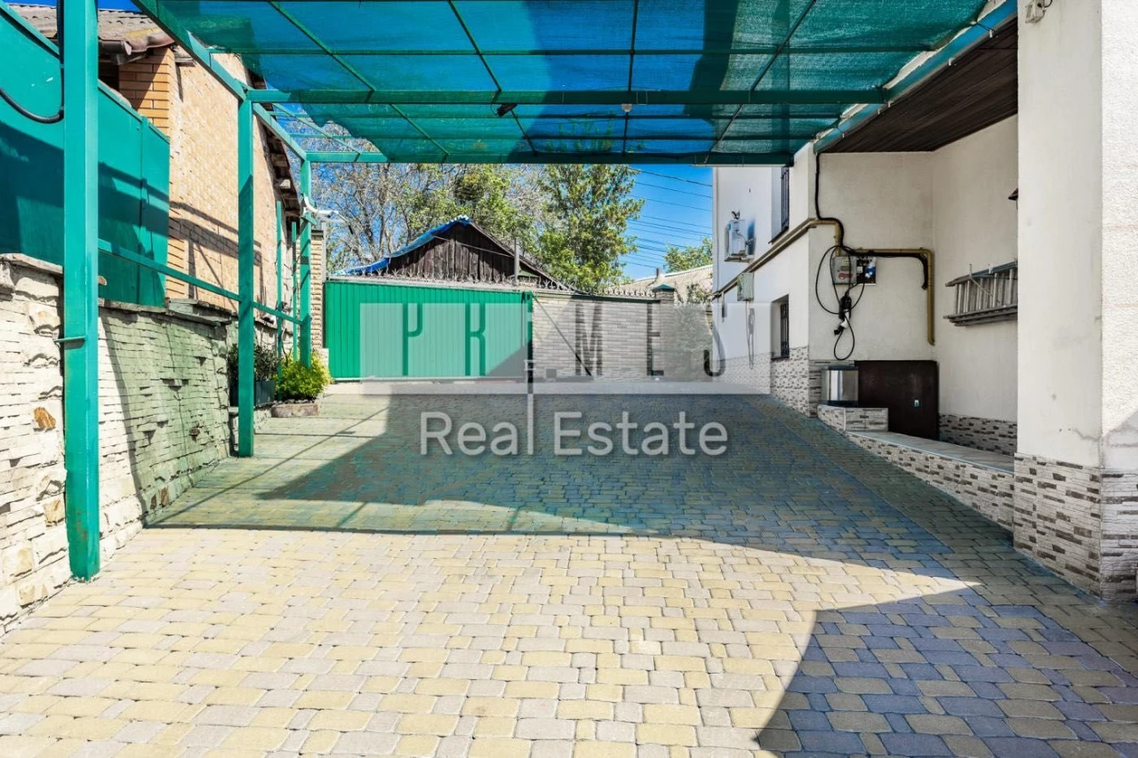 Sale: Independent Estate 5 rooms 250 sq m in the heart of the city - Street Haydamaka