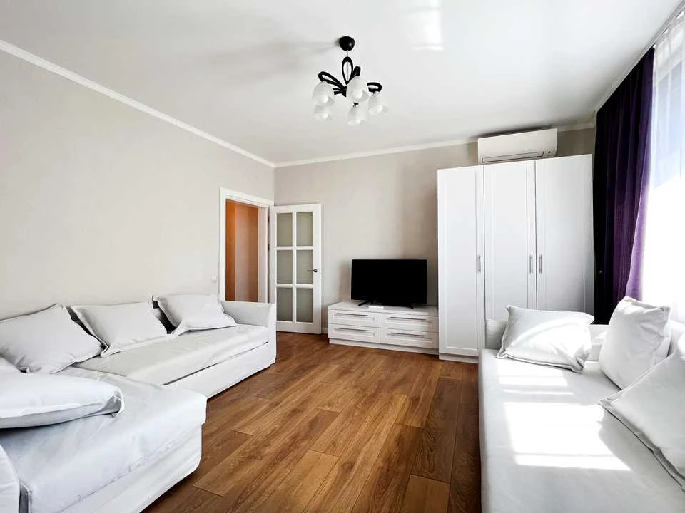 Apartment. Antonovicha st.
