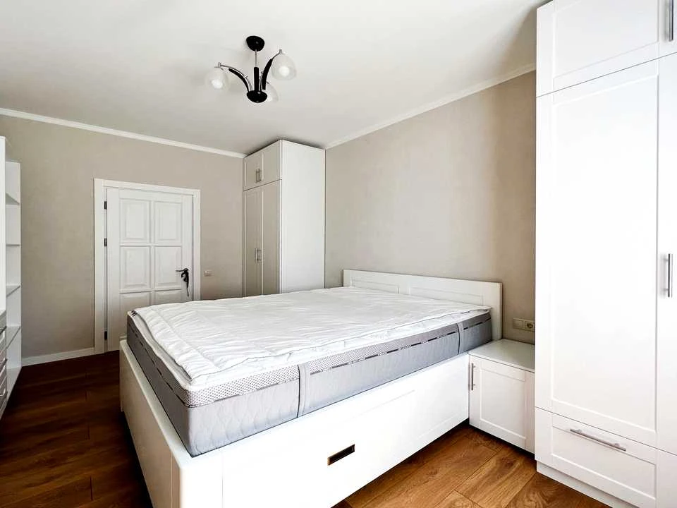 Apartment. Antonovicha st.