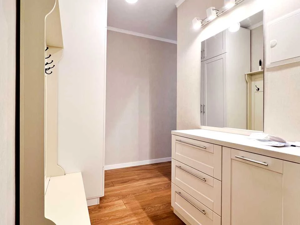 Apartment. Antonovicha st.