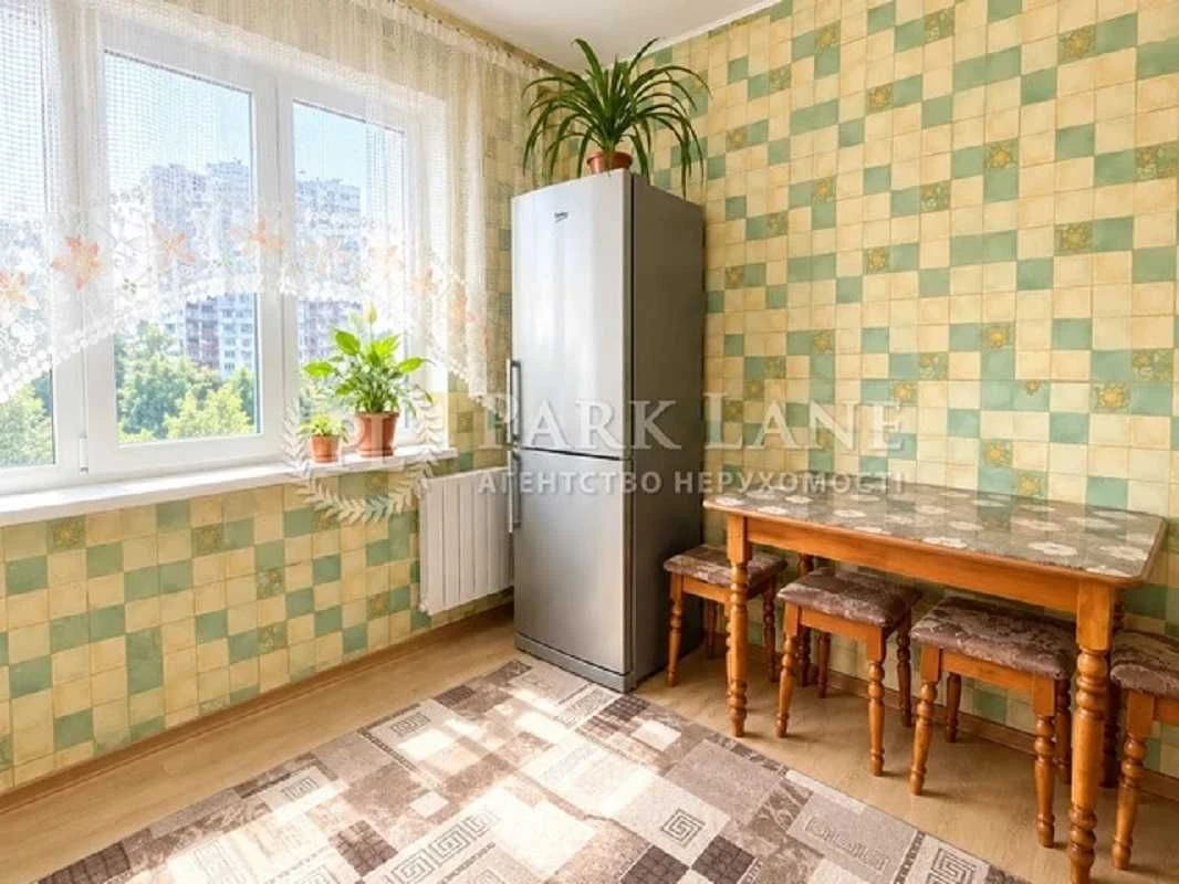 Продаж 2-к квартири в Голосіївському районі