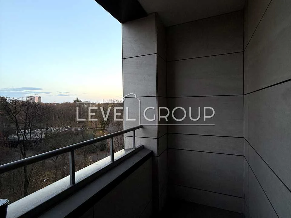 Apartment. Kyiv, Brestsky Prospect.