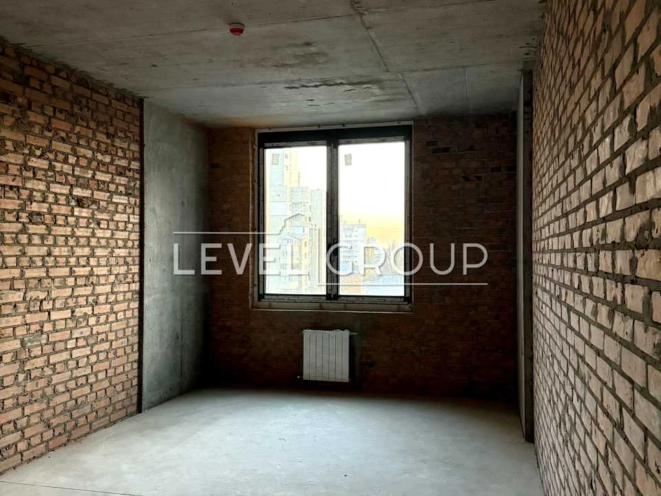 Apartment. Kyiv, Brestsky Prospect.