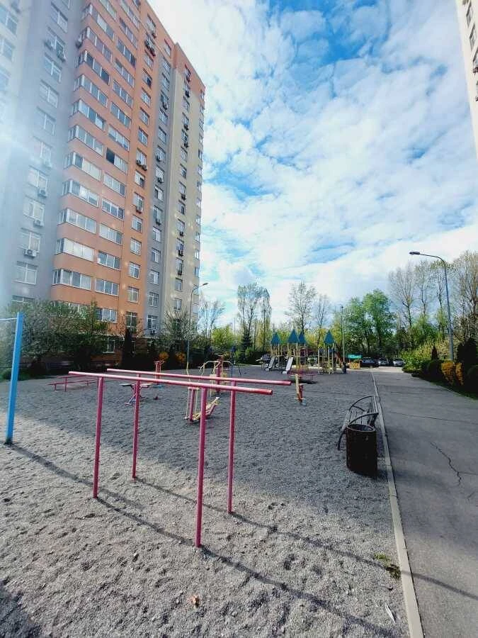 Продам 1-к квартиру Киев, Соломенский, Любомира Гузара просп