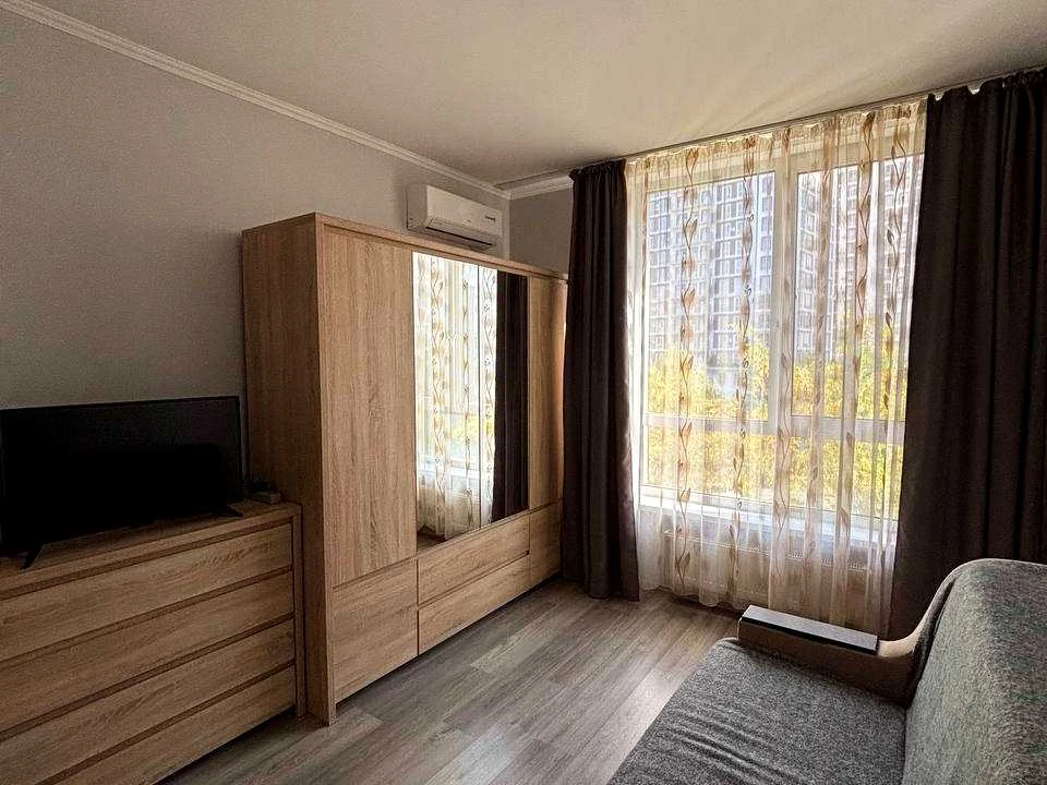 Квартира. Київ, Практична вулиця