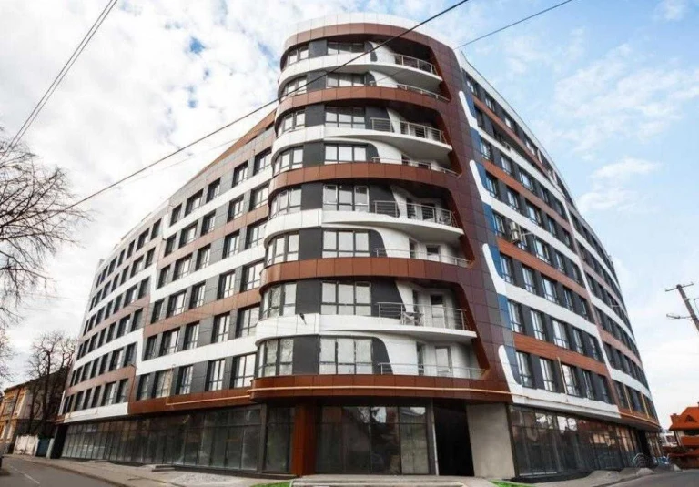 Продаж просторого, двоповерхового пентхауса із терасою та па