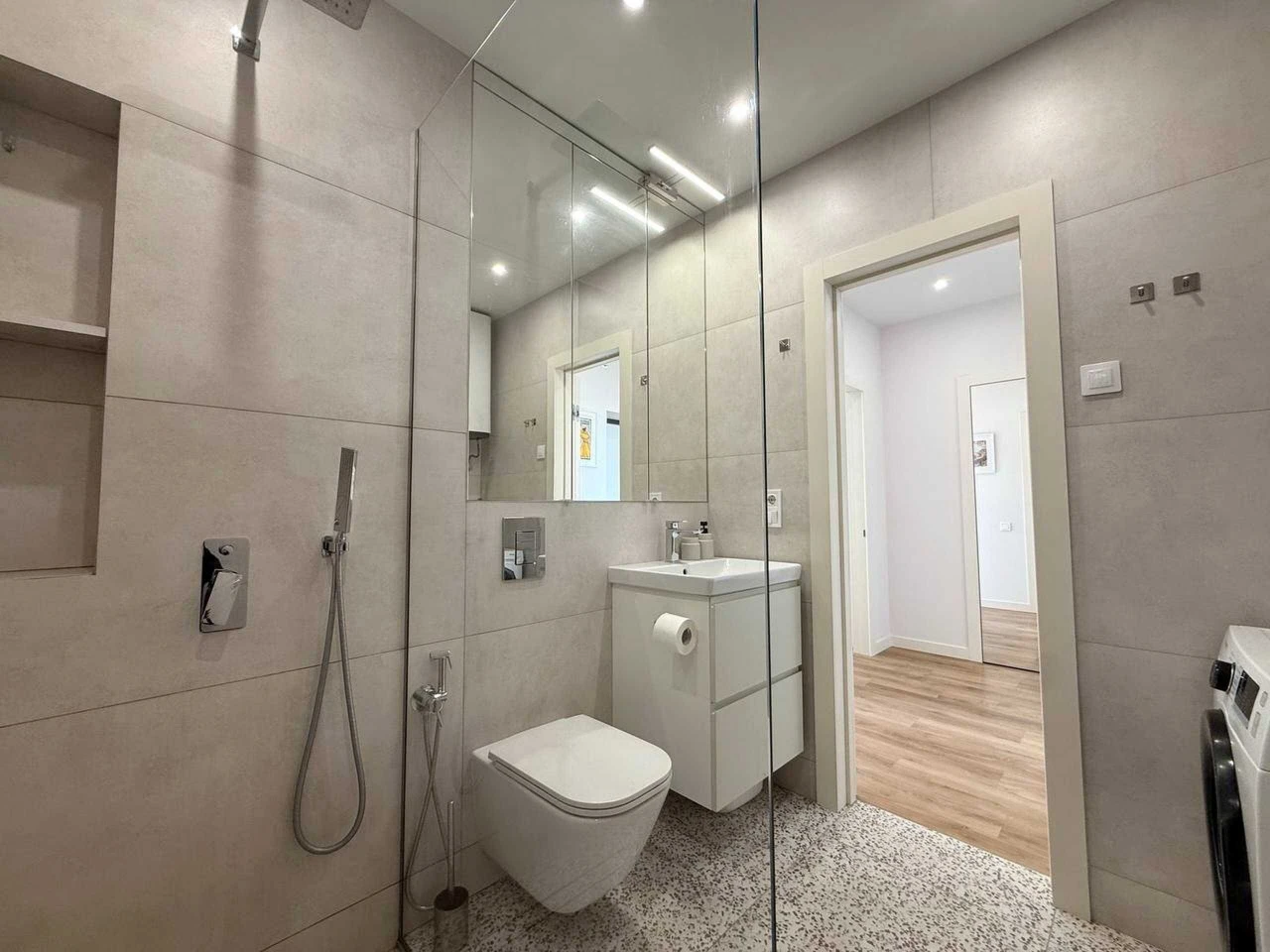 Modern 1-bedroom apartment with separate bedroom and kitchen-living room