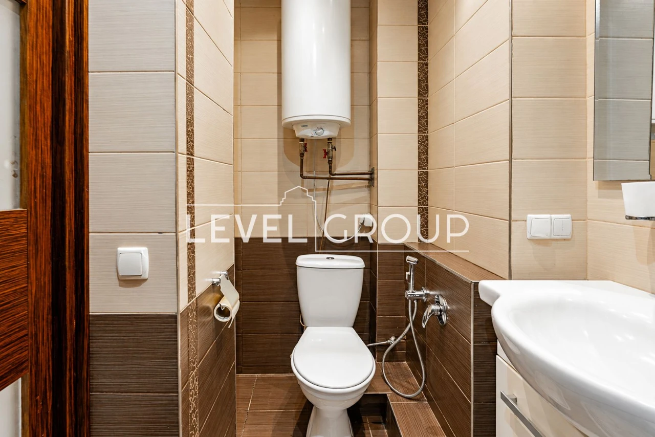 Sale of a 2-bedroom apartment in Теремки-2, вул. Дмитра Луценка, 1