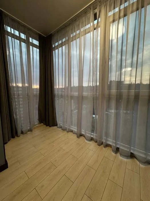 Продам 3-кімнатну квартиру ЖК Ривер Парк