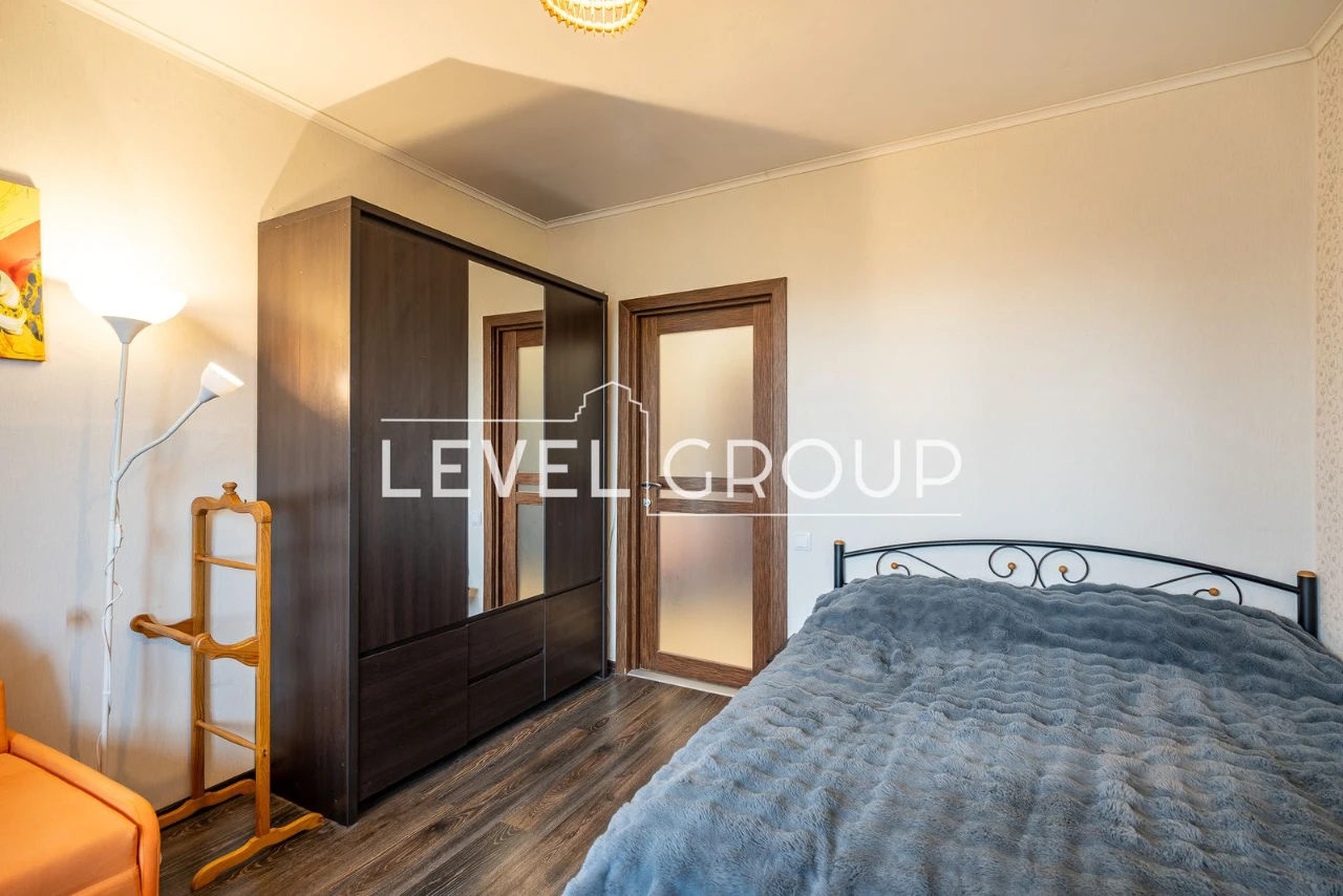 Sale of a 2-bedroom apartment in Теремки-2, вул. Дмитра Луценка, 1