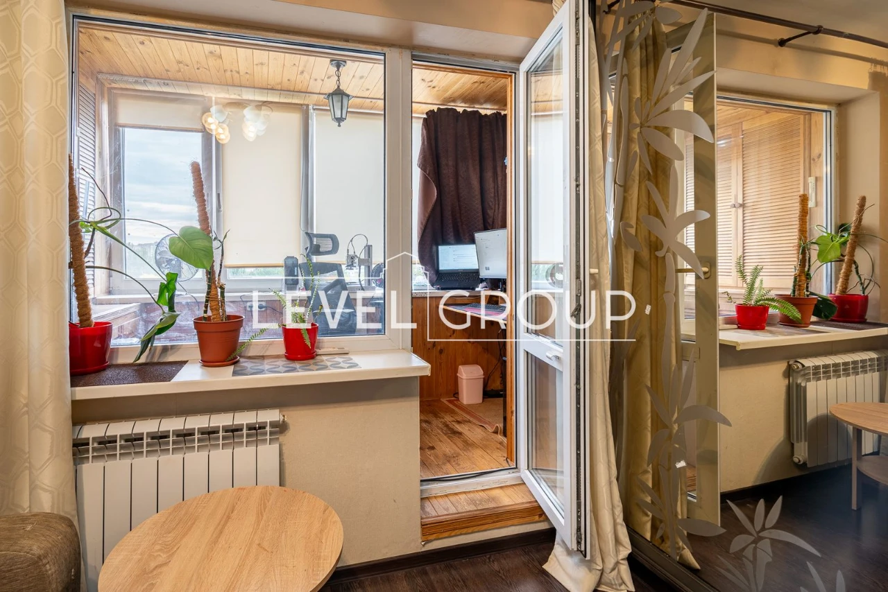 Sale of a 2-bedroom apartment in Теремки-2, вул. Дмитра Луценка, 1