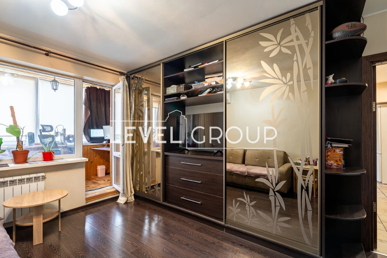 Sale of a 2-bedroom apartment in Теремки-2, вул. Дмитра Луценка, 1
