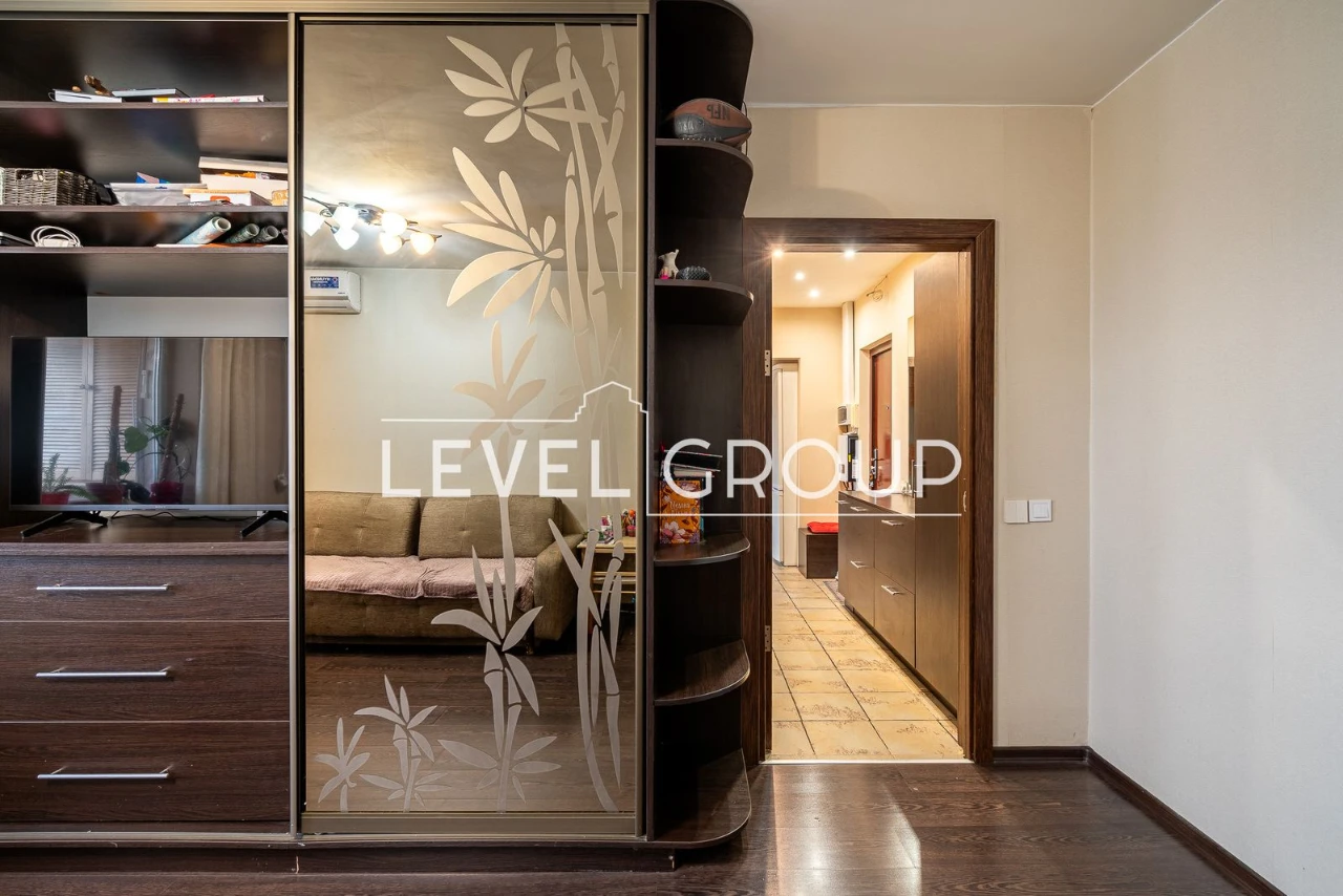 Sale of a 2-bedroom apartment in Теремки-2, вул. Дмитра Луценка, 1