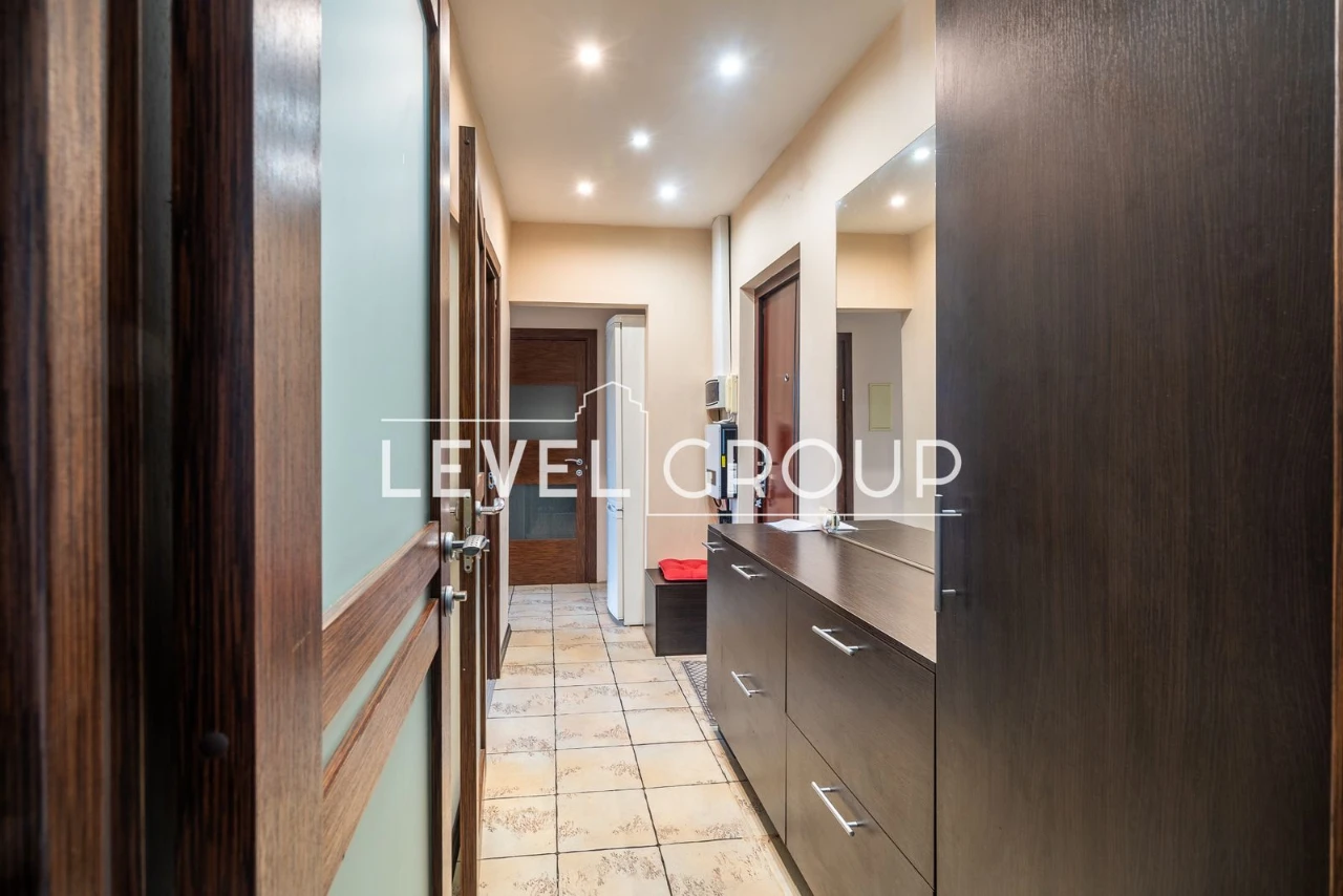 Sale of a 2-bedroom apartment in Теремки-2, вул. Дмитра Луценка, 1