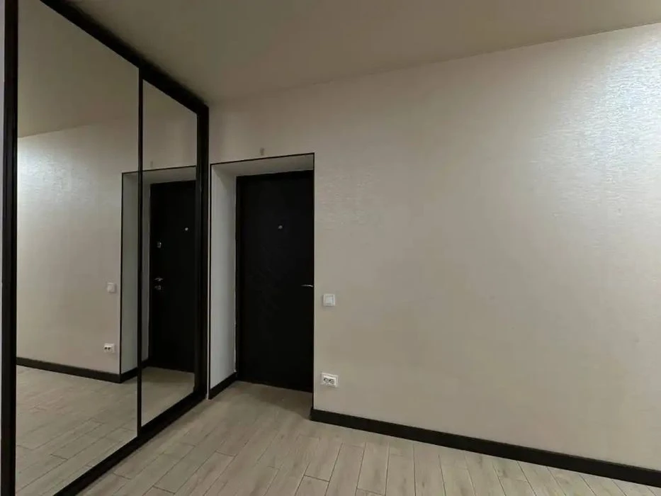 Продам 3-кімнатну квартиру ЖК Ривер Парк