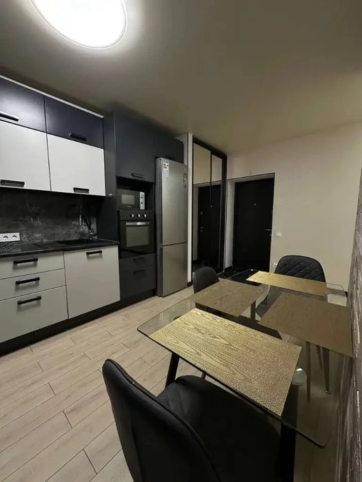 Продам 3-кімнатну квартиру ЖК Ривер Парк