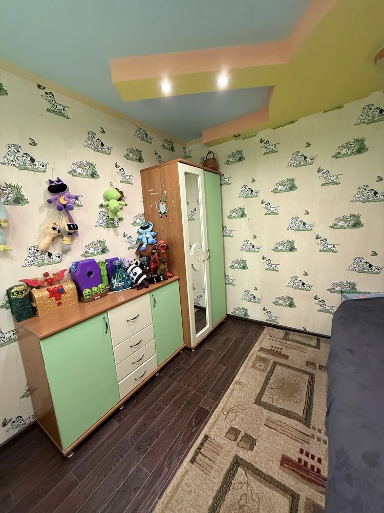 For sale 3-room apartment in residential area Solntse