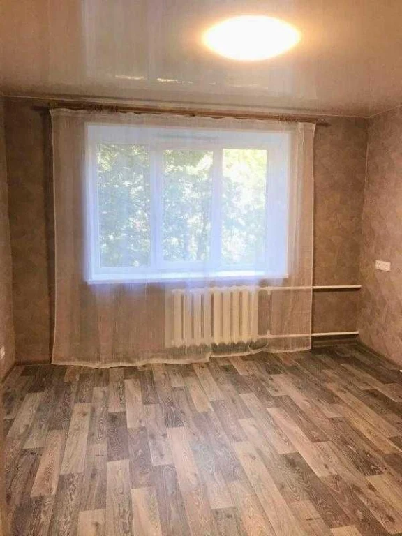 For Sale: 1-room apartment in a hotel-type house.