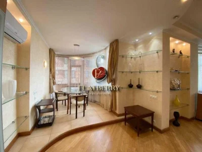 4-room apartment for sale 200 m², Staronavodnytska St., 1