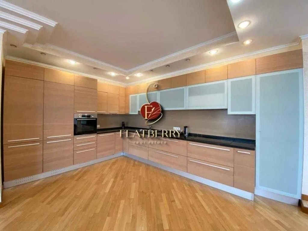 4-room apartment for sale 200 m², Staronavodnytska St., 1