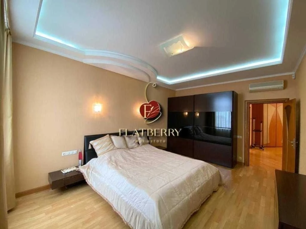 4-room apartment for sale 200 m², Staronavodnytska St., 1