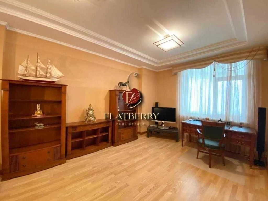 4-room apartment for sale 200 m², Staronavodnytska St., 1