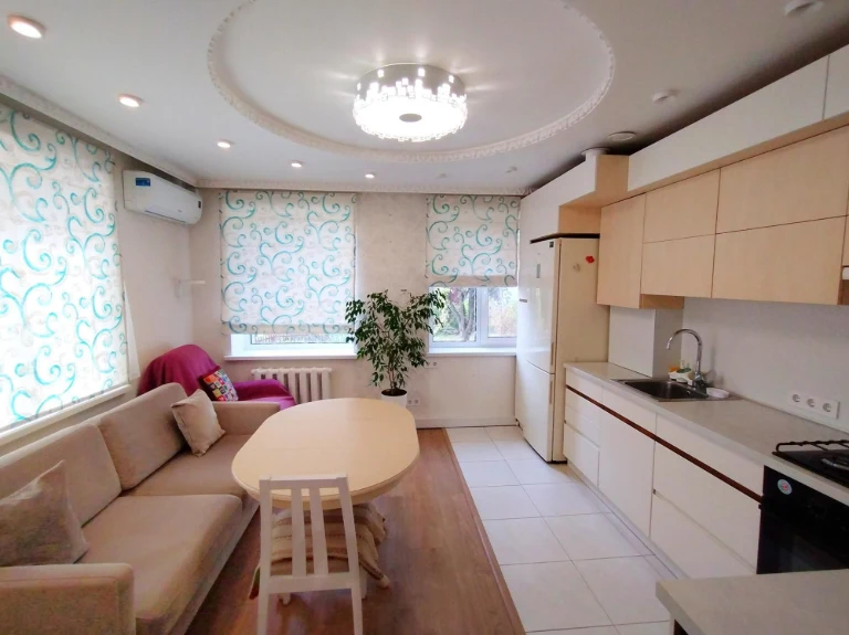 Будинок, Новожанове-ЗІШ, 128 м²