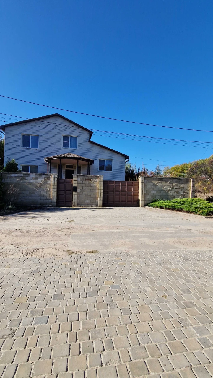 For Sale: House on Bolshaya Danilovka, Laptenkovskaya Street 56 (b)