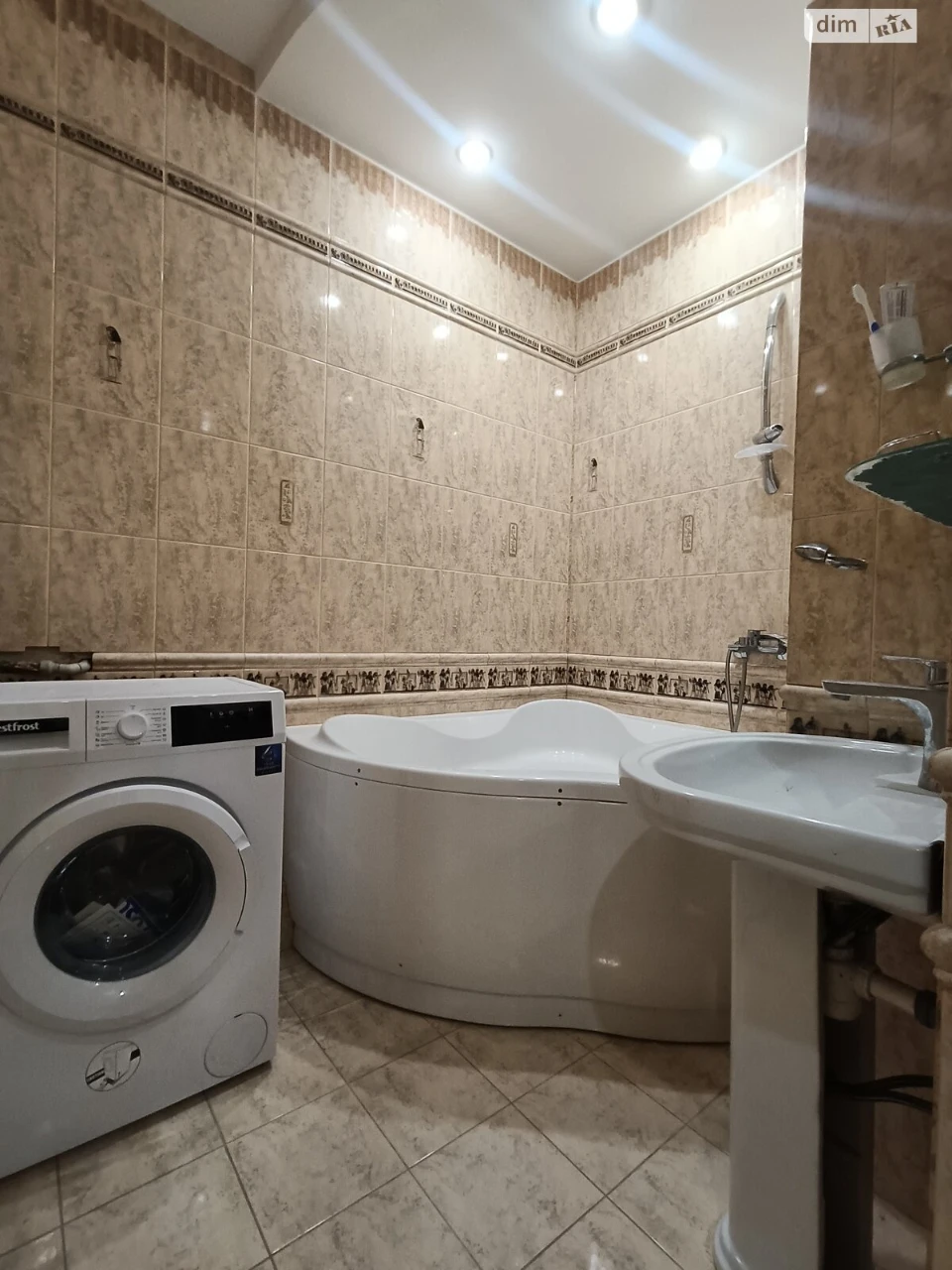 Продажа Квартиры, Військове містечко