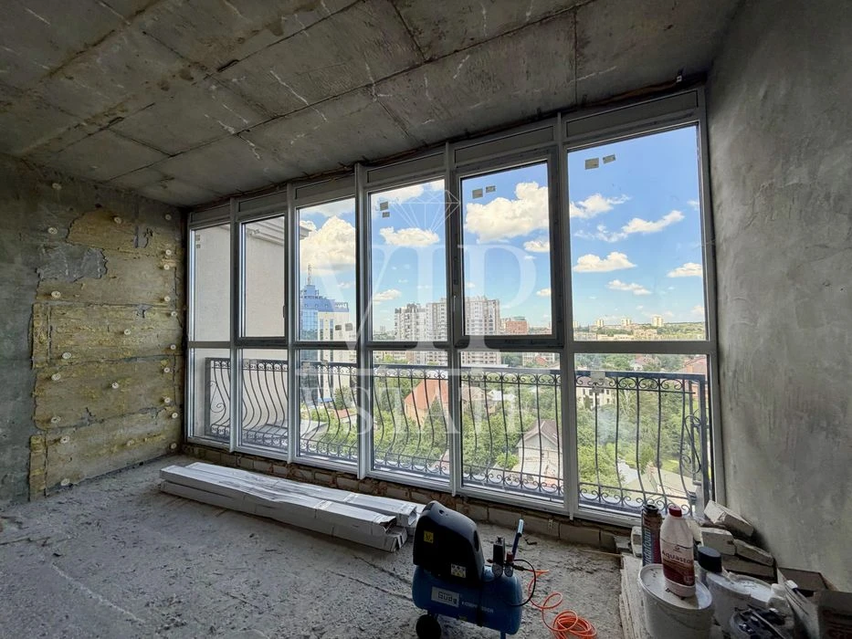 Penhouse for sale, 284 sq.m., in the premium residential complex Residence on Novg