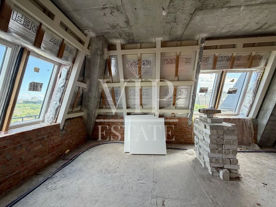 Penhouse for sale, 284 sq.m., in the premium residential complex Residence on Novg