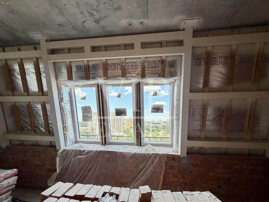 Penhouse for sale, 284 sq.m., in the premium residential complex Residence on Novg