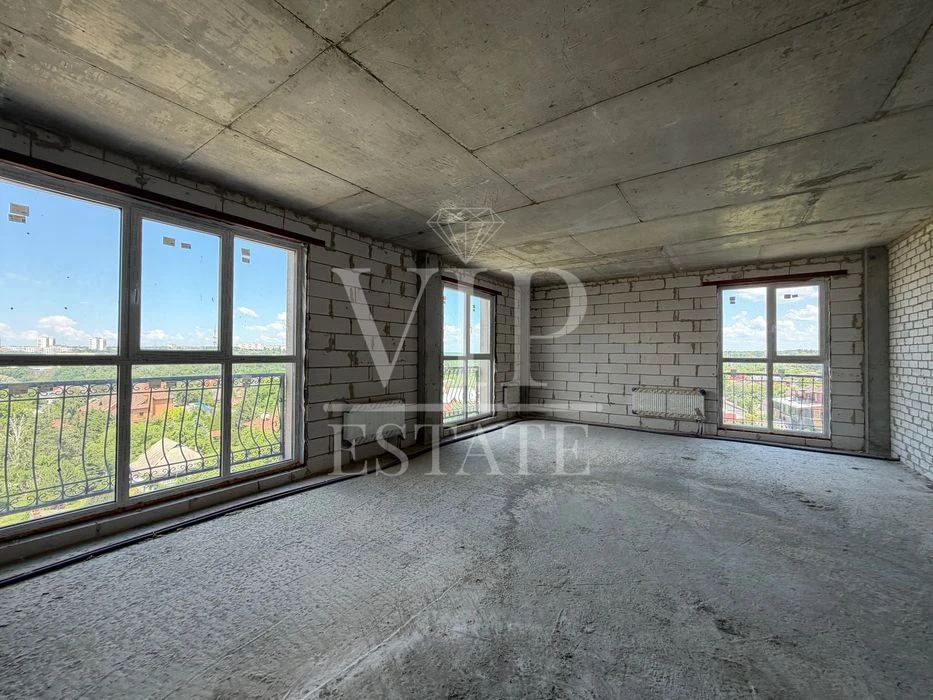 Penhouse for sale, 284 sq.m., in the premium residential complex Residence on Novg
