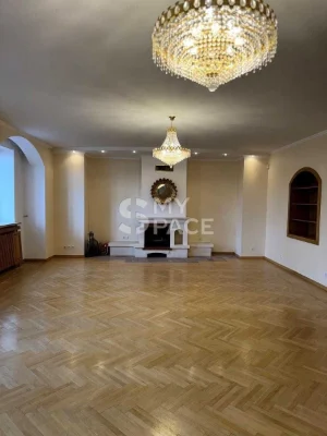 Продається роскошная двухэтажная квартира 235 м² в центре Киева