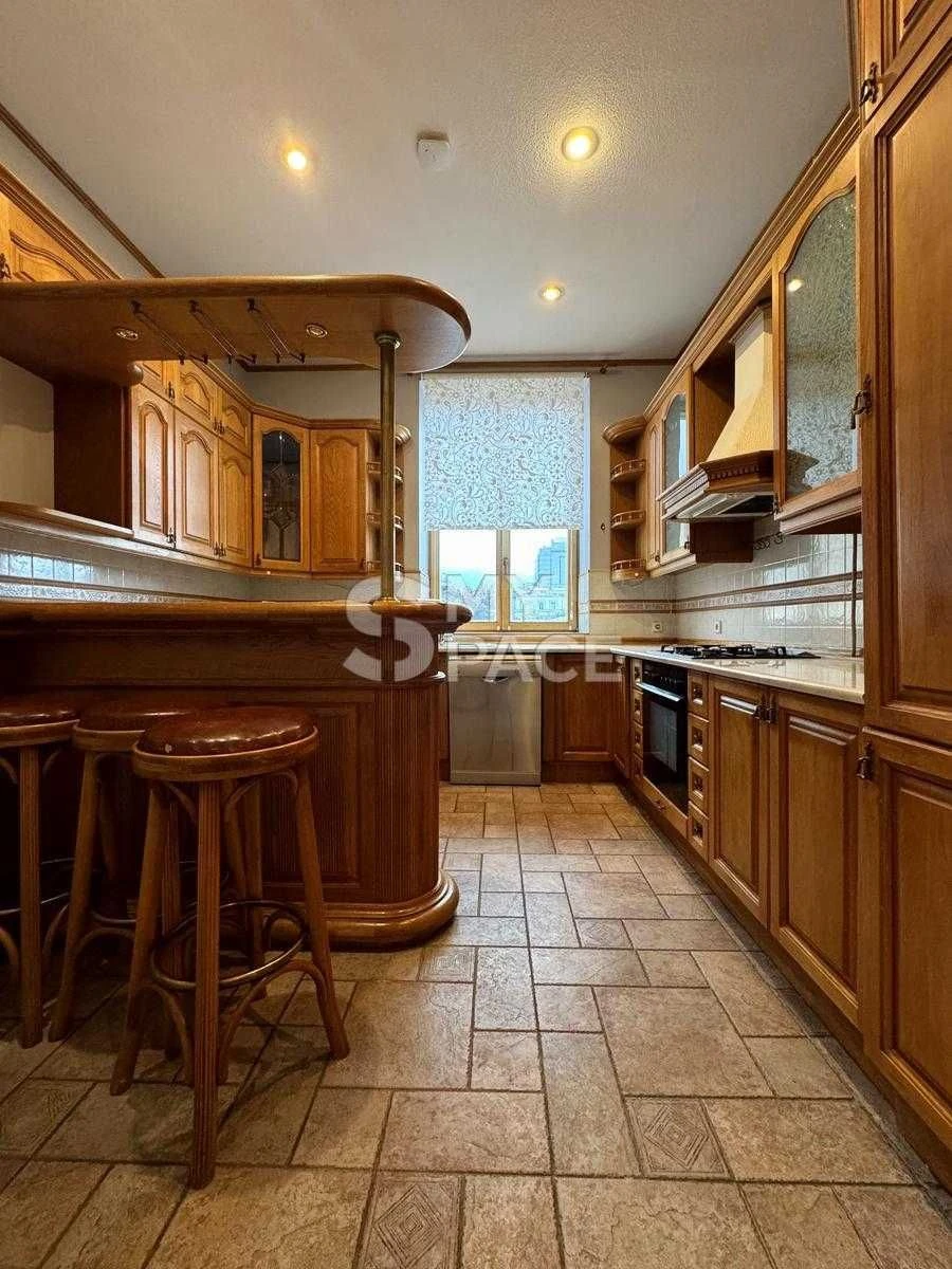 Продається роскошная двухэтажная квартира 235 м² в центре Киева