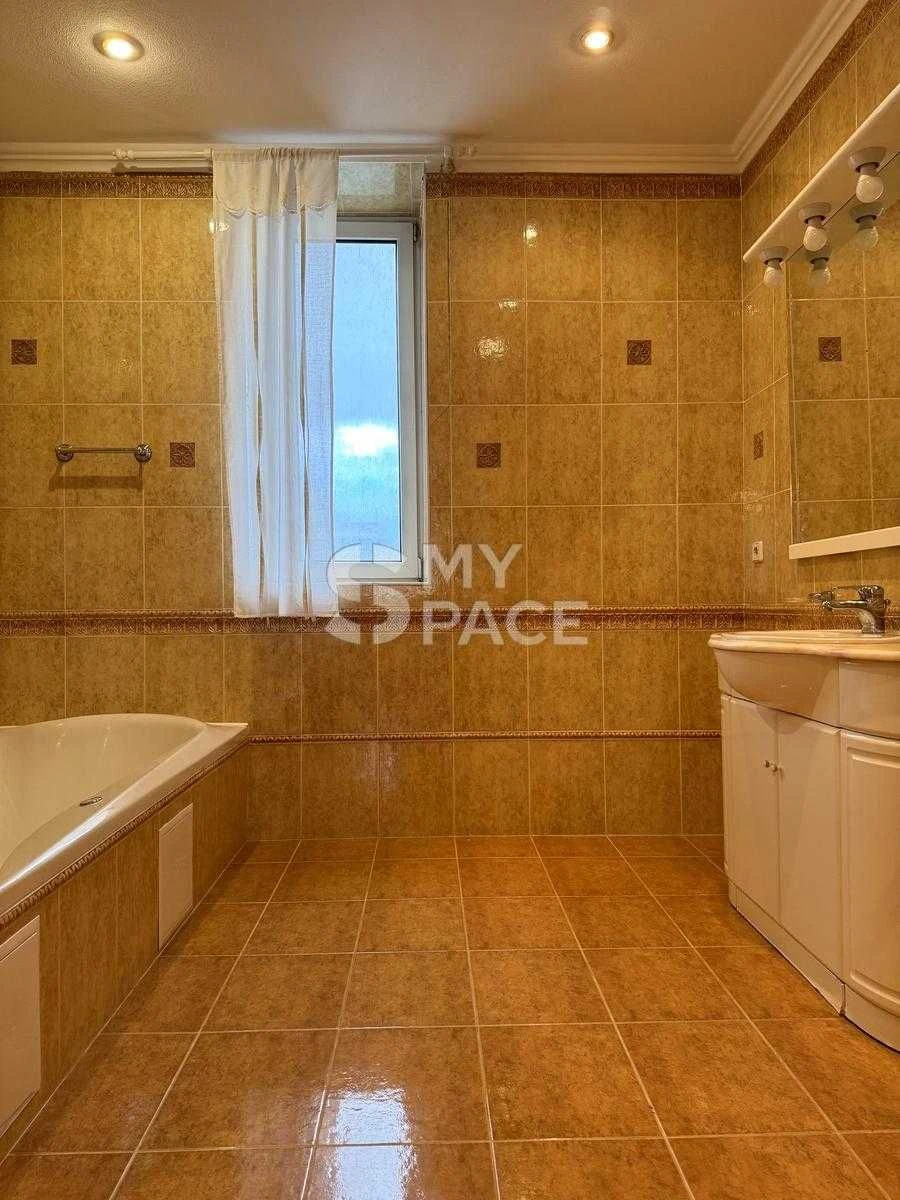 Продається роскошная двухэтажная квартира 235 м² в центре Киева