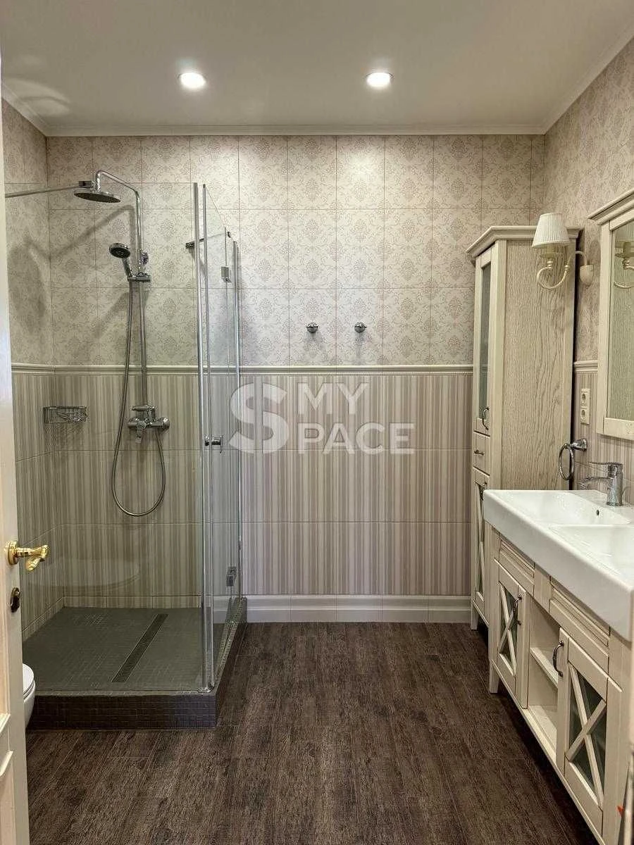 Продається роскошная двухэтажная квартира 235 м² в центре Киева