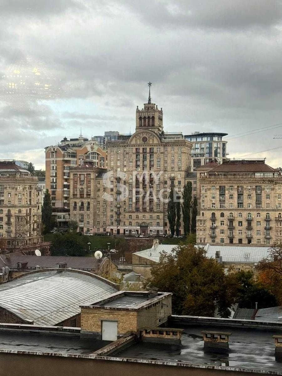 Продається роскошная двухэтажная квартира 235 м² в центре Киева