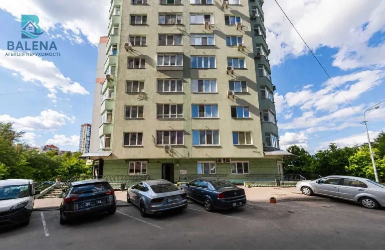 Продается 1 квартира ул. Феодосийская, метро Демотиви, Голосиев