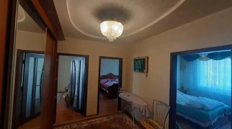 Продається 3-кімнатна квартира, проспект Науки, метро Научна.