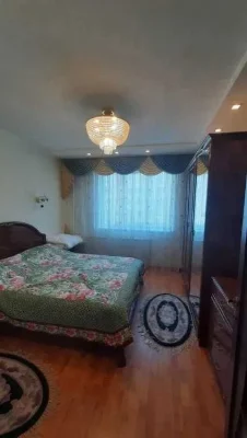 Продається 3-кімнатна квартира, проспект Науки, метро Научна.