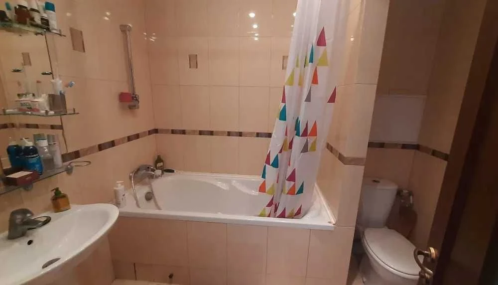 Продається 3-кімнатна квартира, проспект Науки, метро Научна.