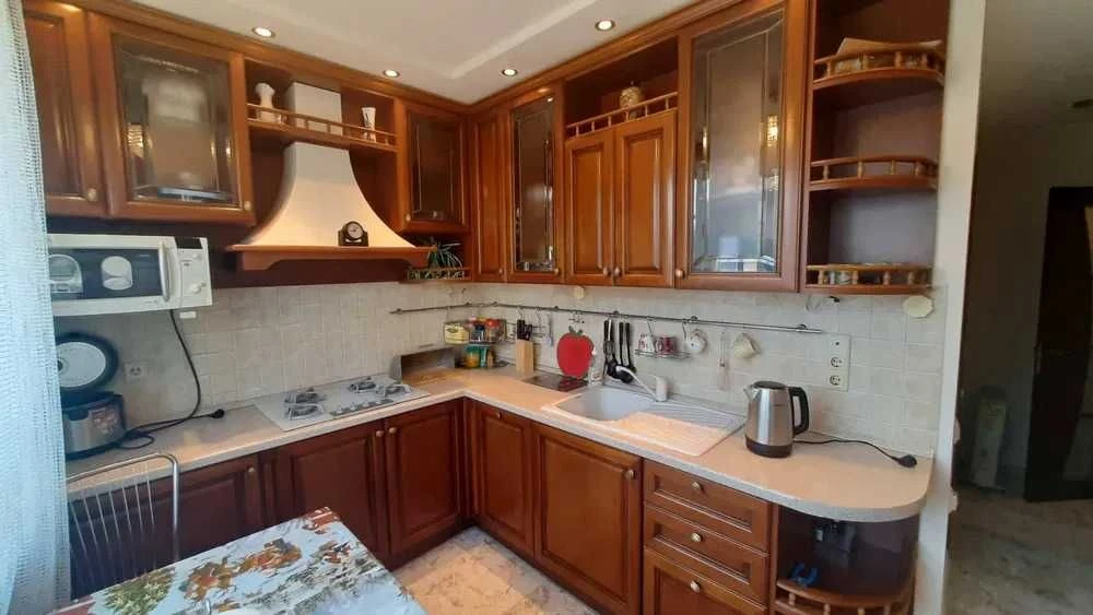 Продається 3-кімнатна квартира, проспект Науки, метро Научна.