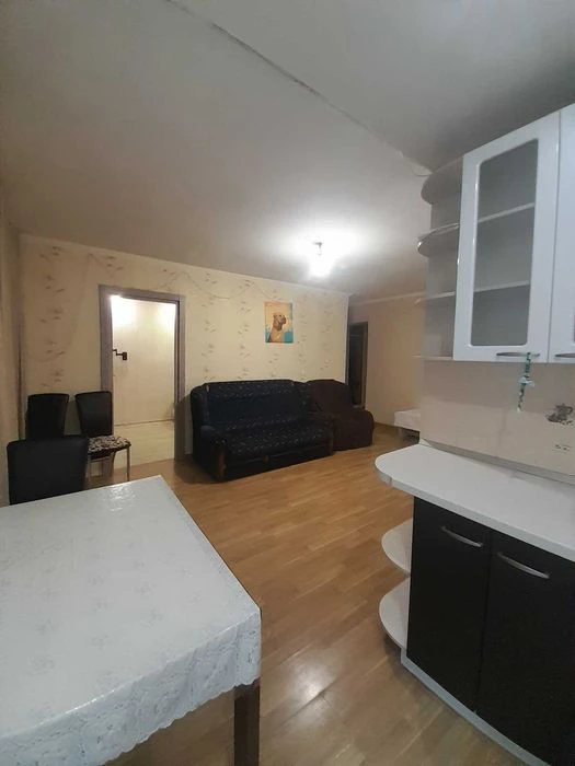 Продажа 2-комнатной квартиры с кухней-студией, Металлургов (21
