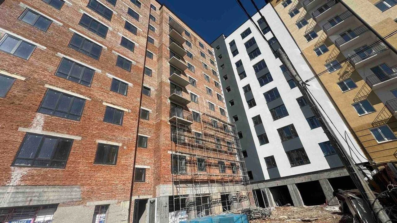 Apartment for sale, center location, installment payment possible.