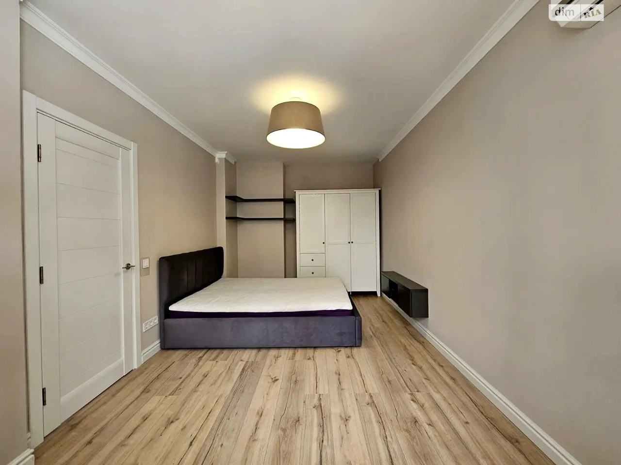 Long-Term Rental Apartment, Syrets'
