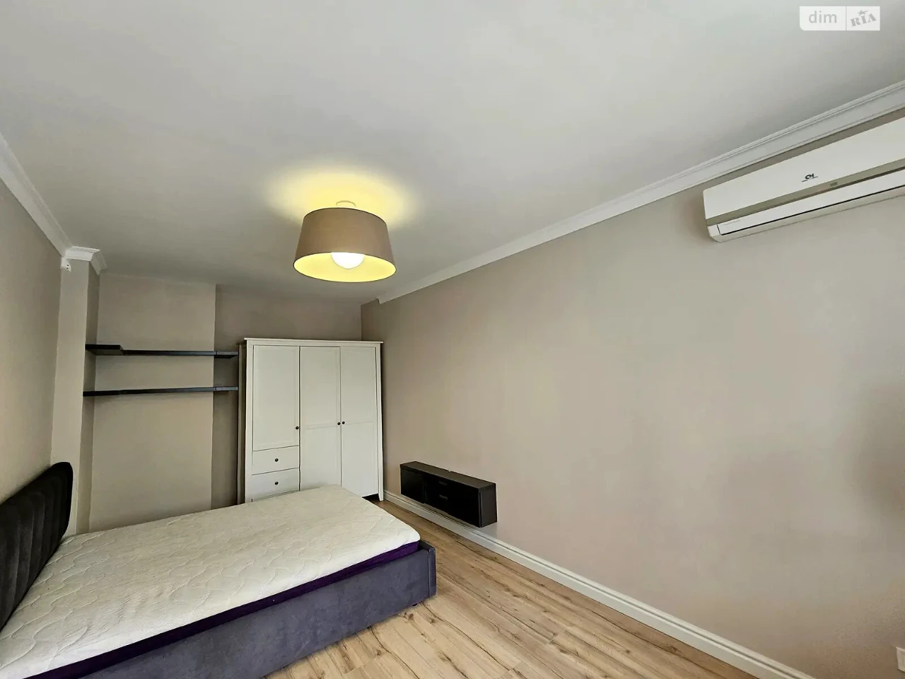 Long-Term Rental Apartment, Syrets'